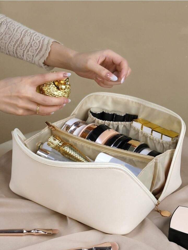 Makeup & skincare bags 