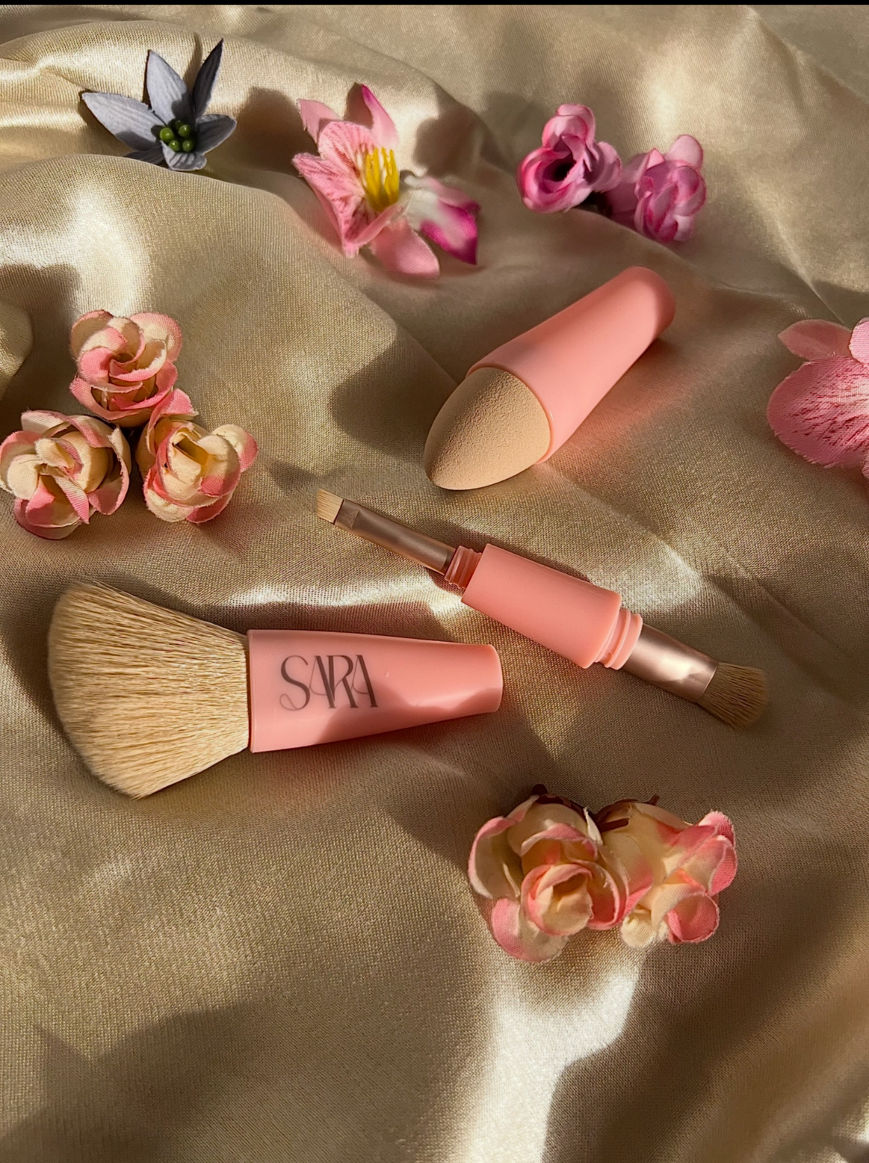 Sara makeup brush